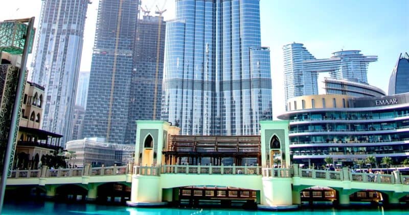 Bridge from Dubai Mall to Souq Al Bahar bridge