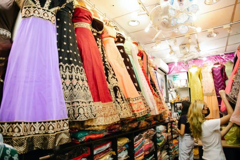 Meena Bazaar Dubai; Best shops & things to do