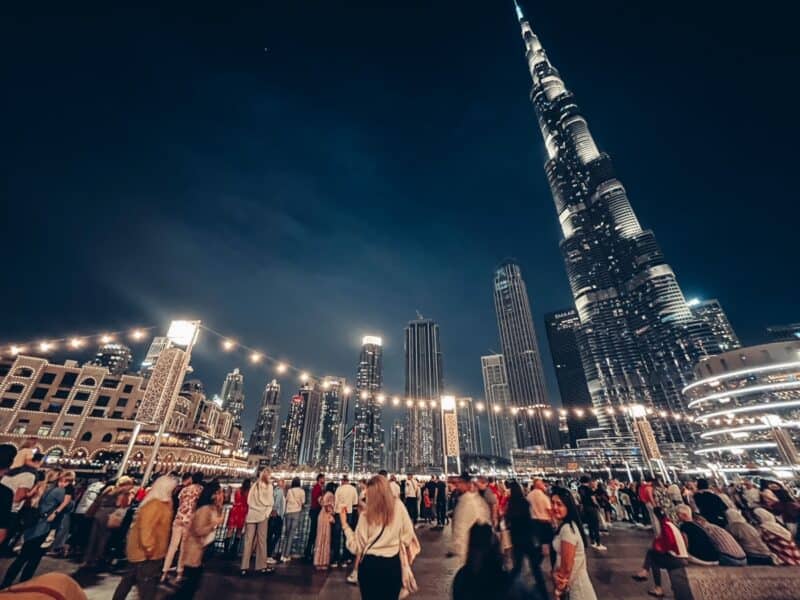 Dubai Fountain spectators at Dubai Mall Waterfront Promenade